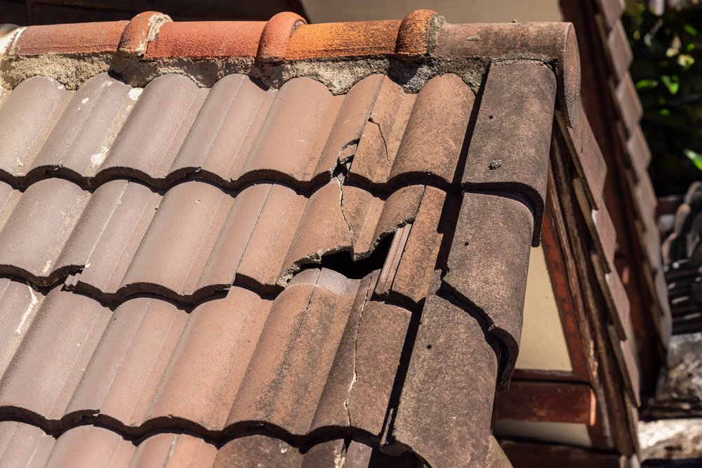 How to Handle Roof Leaks During Tucson Summer Storms cover